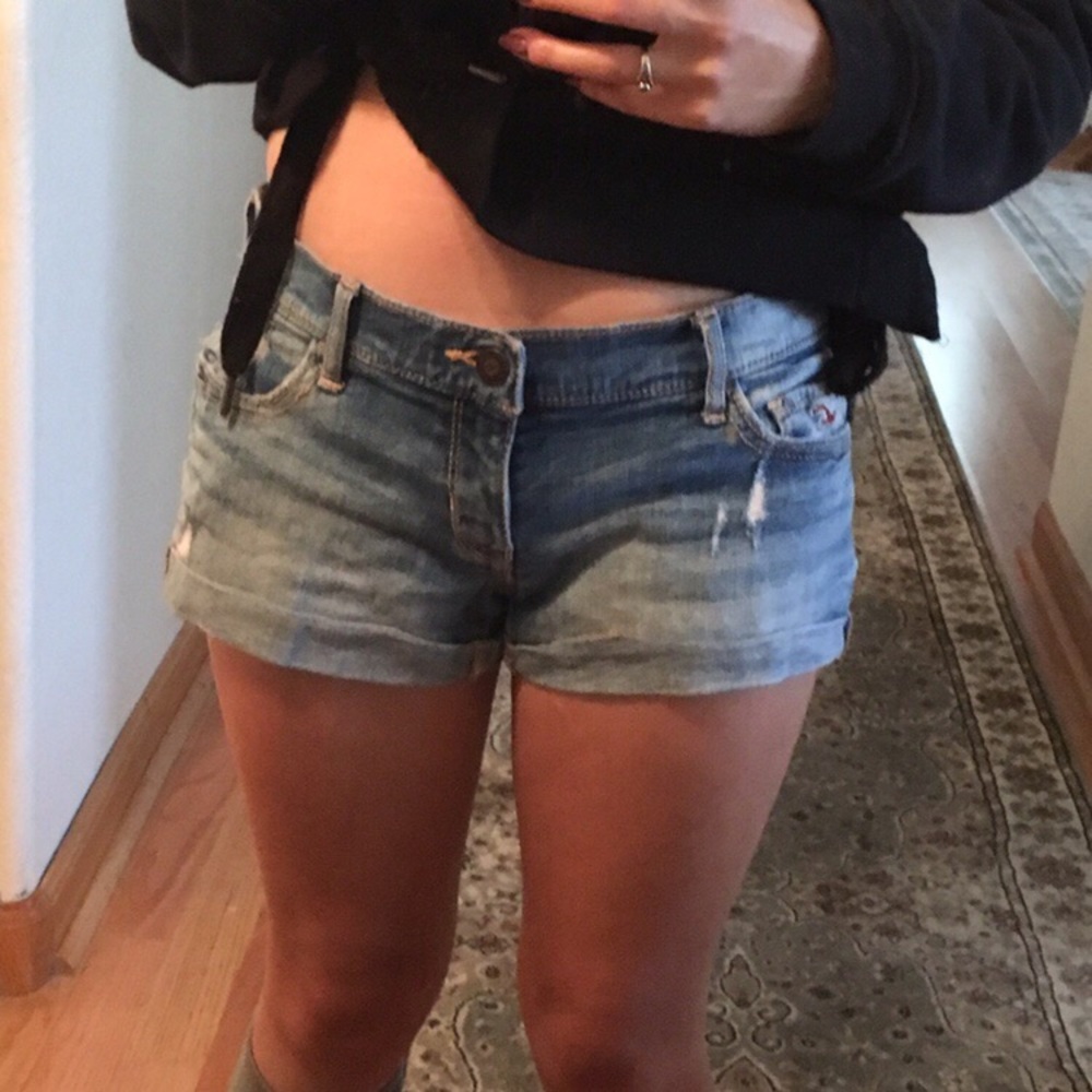 Shorts - Picture 3 of 3
